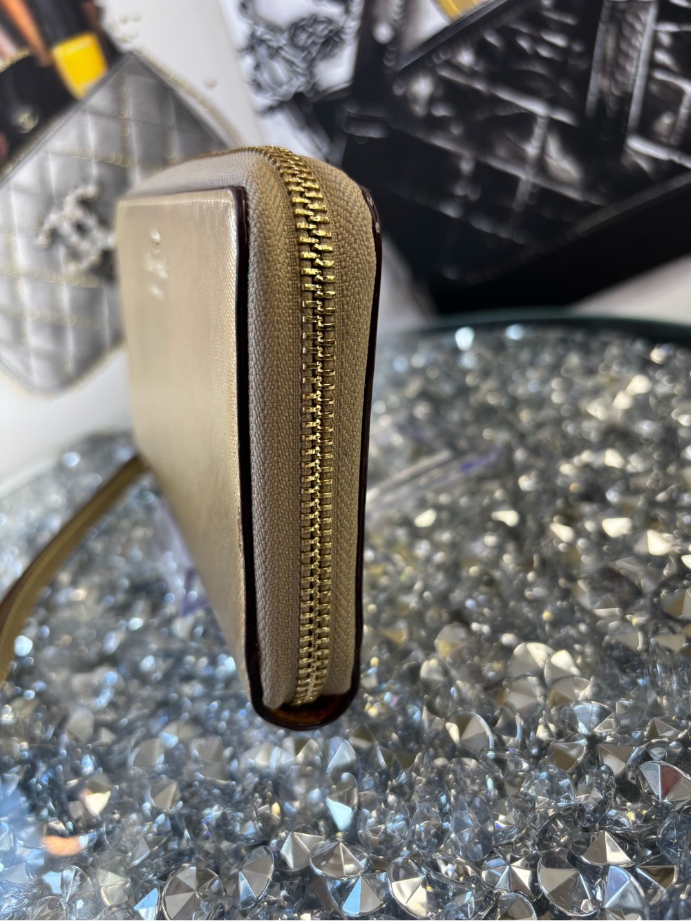 Kate spade STORYBOOK Gold Metallic Zip-around wallet EUC - Picture 7 of 14